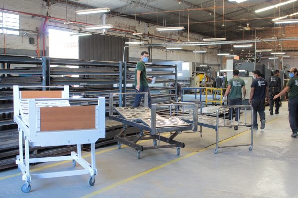 Sector metalúrgico podría fabricar cien camas de complejidad intermedia por día