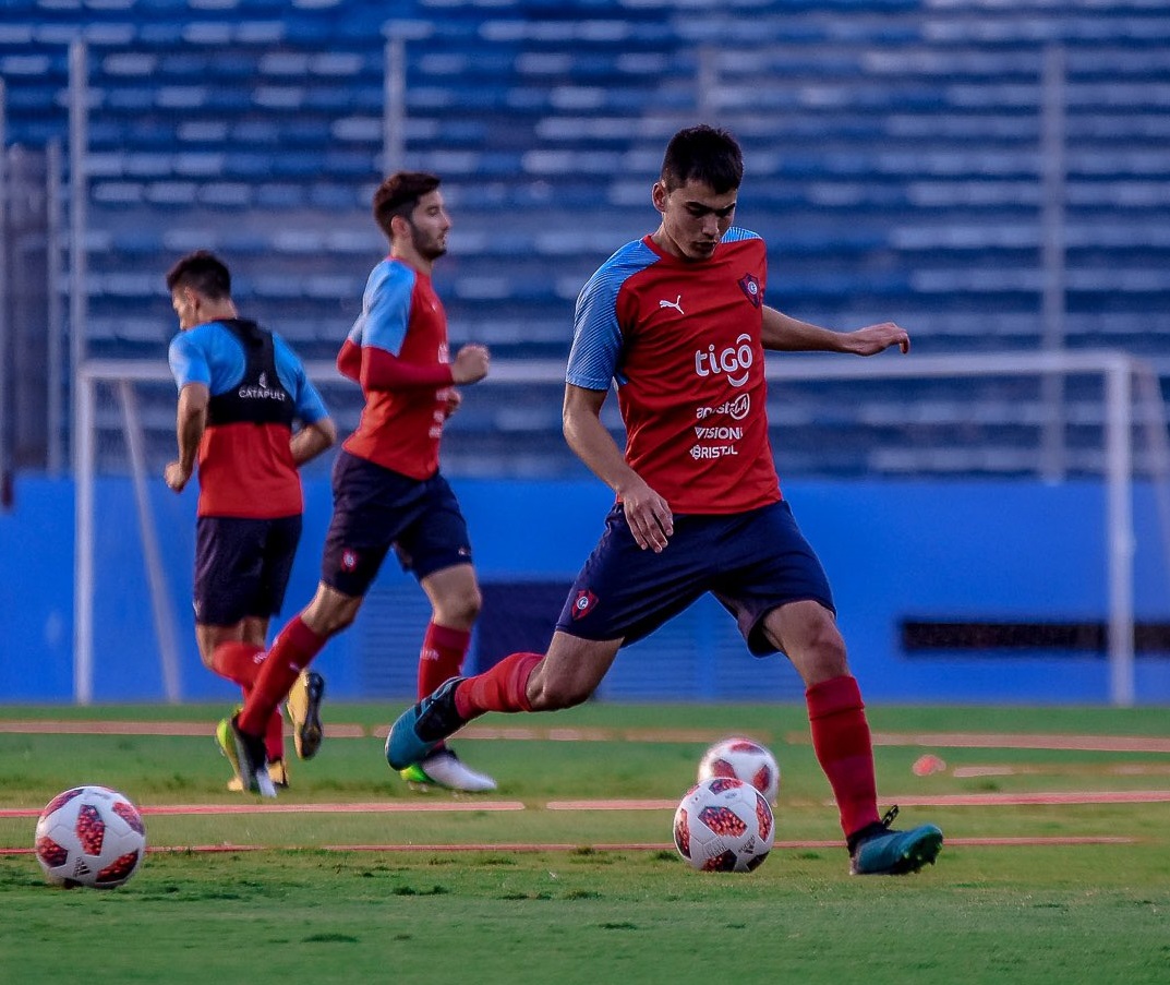 Duelo Libertad-Cerro Porteño destaca en el retorno del fútbol