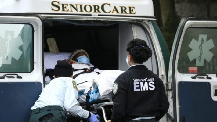 Un tercio de las muertes por COVID-19 en EEUU son en geriátricos, según NYT