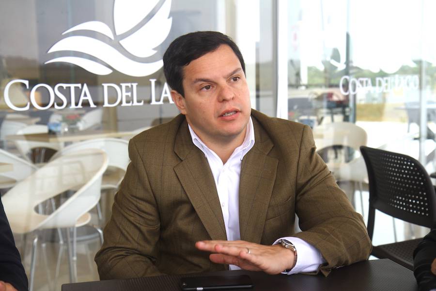 «Debemos exigir una reforma de gastos, no se puede seguir endeudando al país» dice titular de Cámara de Comercio