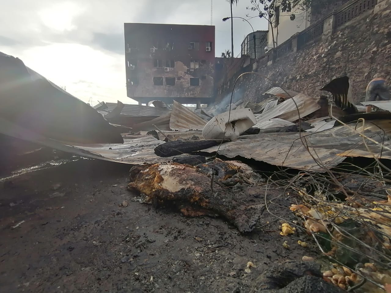 Municipalidad de Asunción asiste a familias afectadas por el incendio en la Chacarita