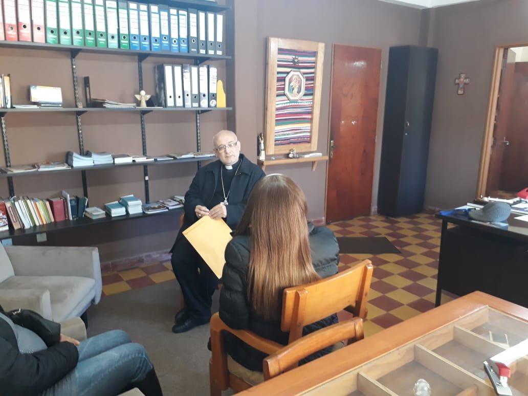 Madre del menor abusado por sacerdote enviará una carta al Papa Francisco