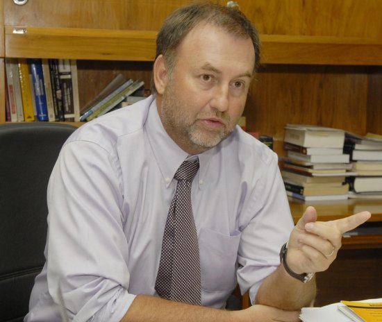 «Lo que el paciente necesita no está entre los insumos que IPS compra»