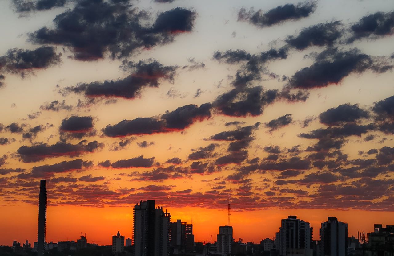 Lunes con ambiente frío a fresco y vientos variables